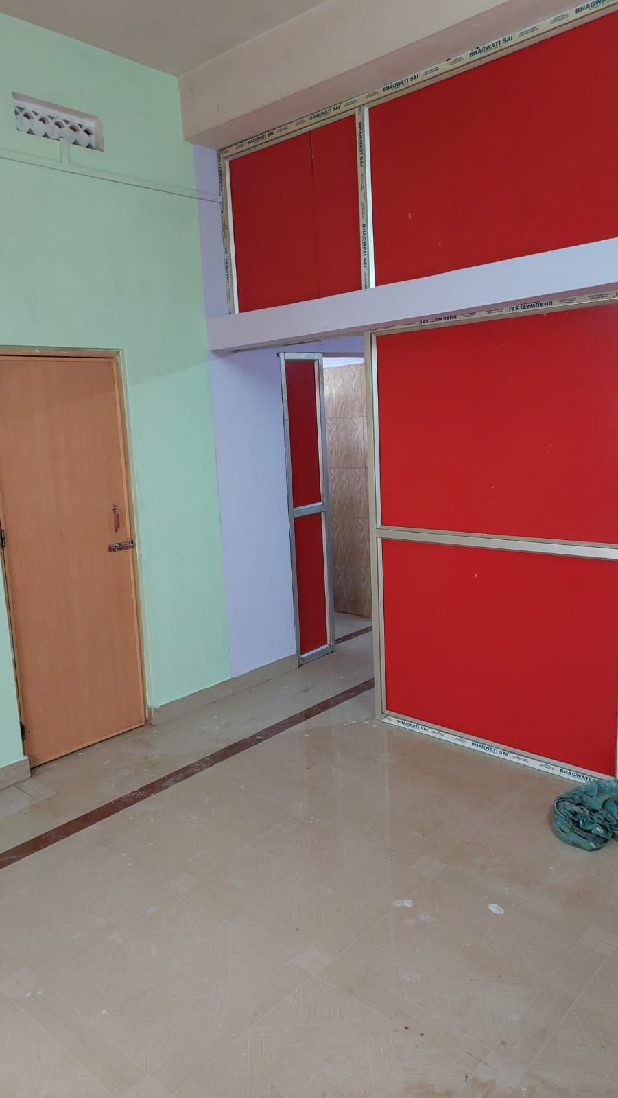 ef84c7ce-8384-4e00-b9a1-460c26c3988b